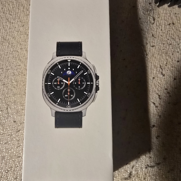 Samsung Smartwatch with Black Strap and Silver Case - Picture 1 of 3